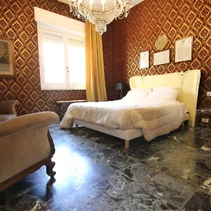 Il Chiostro , Cagliari Italie