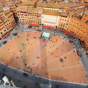 Appartement Stilmoderno In Siena's Historic Center, Just Steps From Piazza Del Campo, Sienne